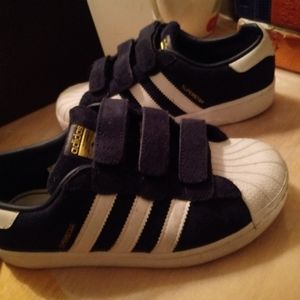 pre owned kids Adidas size 1.5 for boy